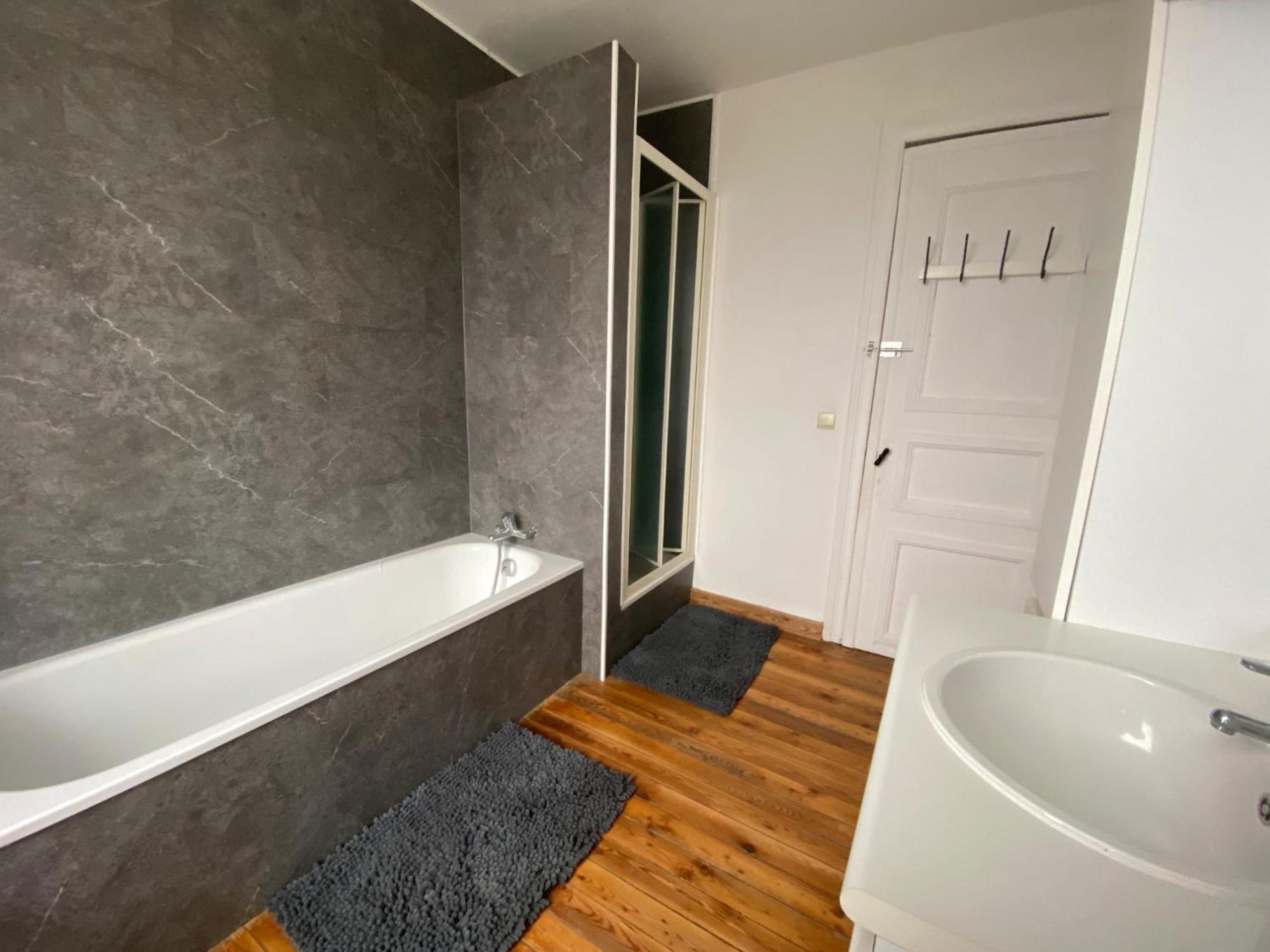 Apartment Super Zonnige En Ruime Penthouse 50m Zeedijk *