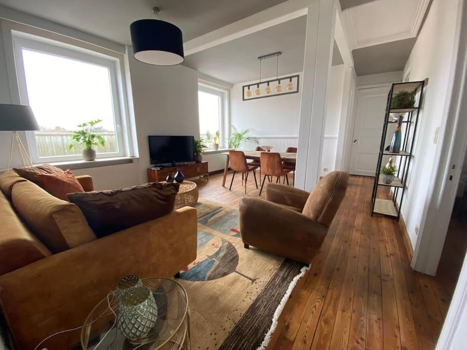 Super Zonnige En Ruime Penthouse 50m Zeedijk *