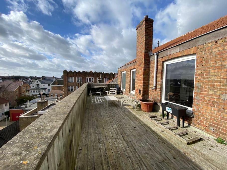 Apartment Super Zonnige En Ruime Penthouse 50m Zeedijk *