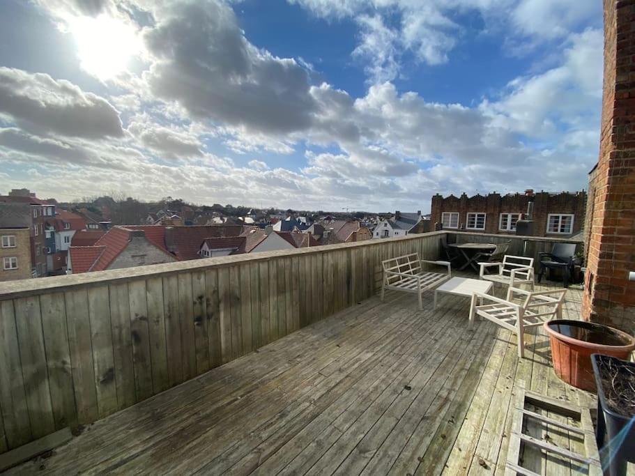 Super Zonnige En Ruime Penthouse 50m Zeedijk De Panne